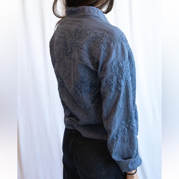 Chico’s Embroidered Button Down - Picture 4 of 7